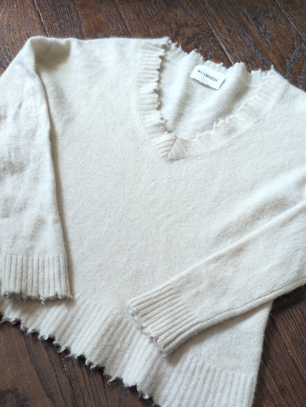 W.CASHMERE I  Off-White Cream Raw Ruffle Ribbed Edge Cashmere V-Neck Sweater, S